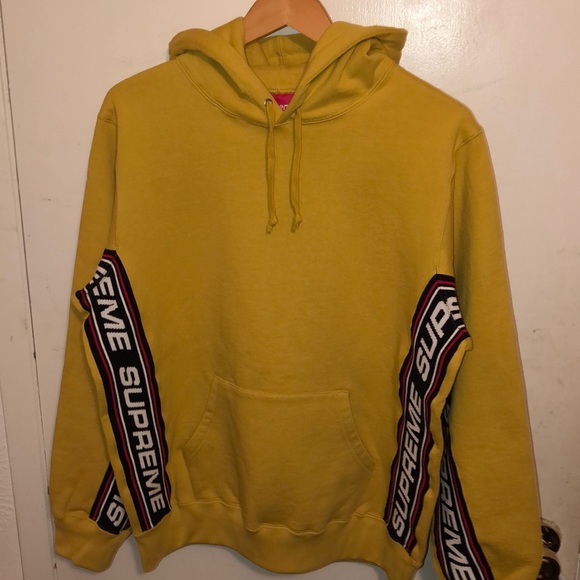 Supreme hoodie